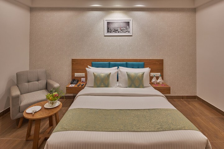 Room 6 of 26