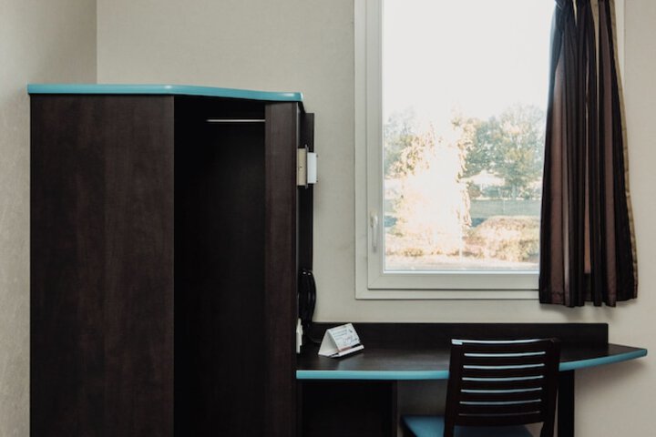 Room 25 of 49