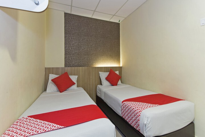 Room 6 of 37