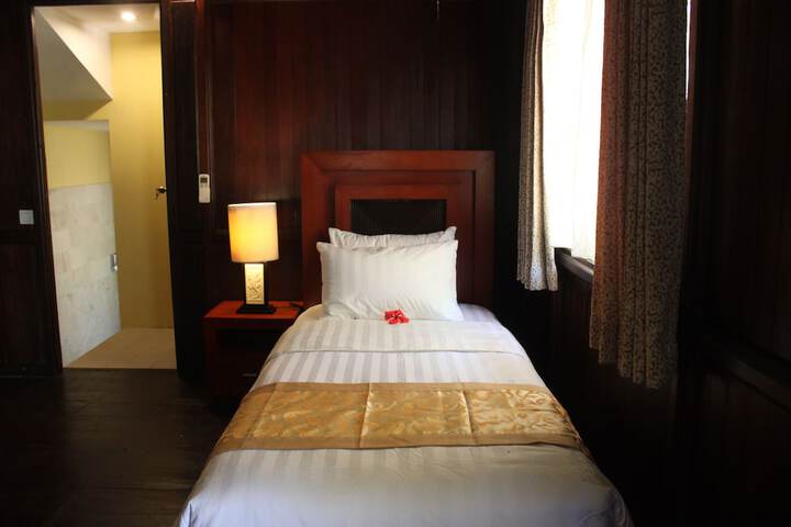 Room 10 of 47