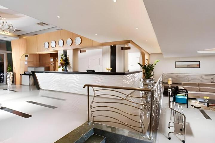 Al Olaya Suites Hotel