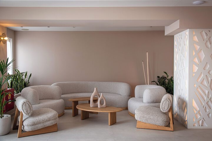 Guest Lobby