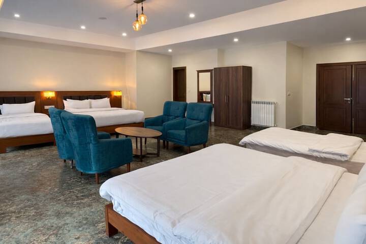 Room 40 of 80