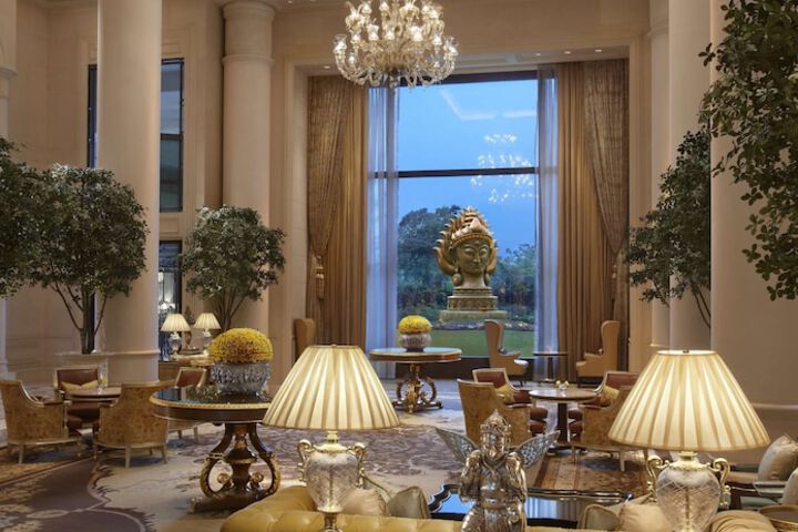 Hotel Lobby