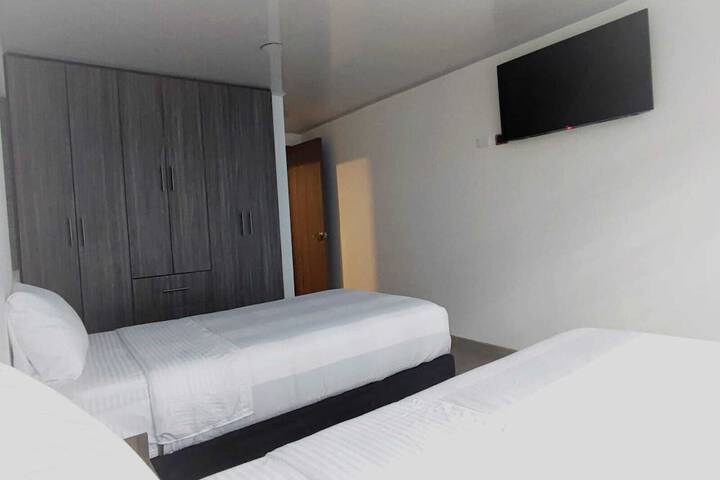 Room 9 of 13