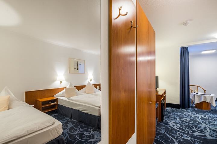 Room 8 of 39