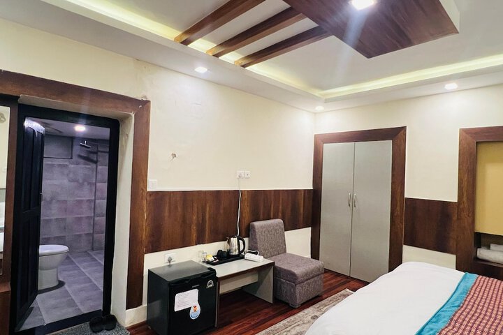 Room 5 of 19