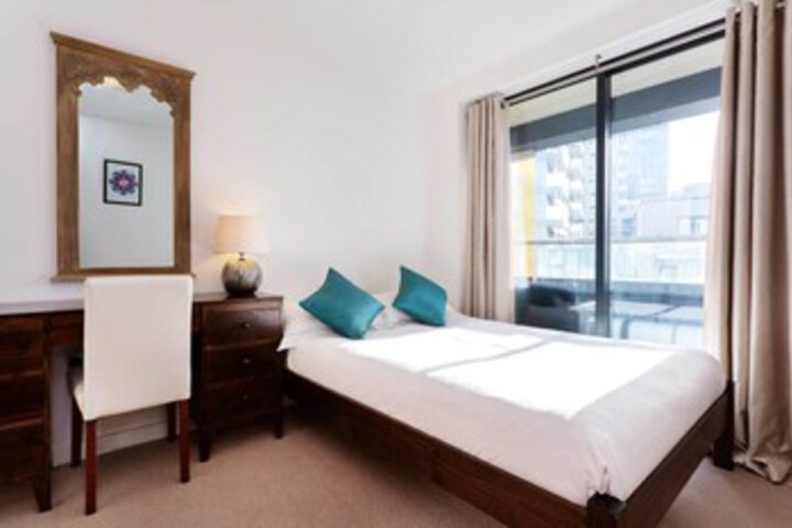 Room 9 of 15