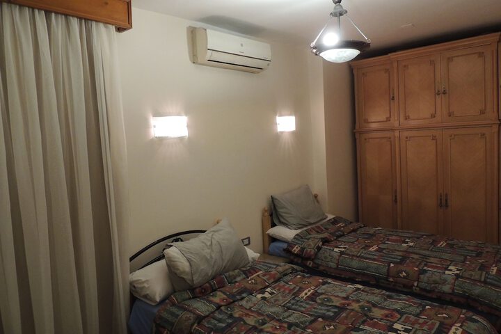 Room 21 of 34