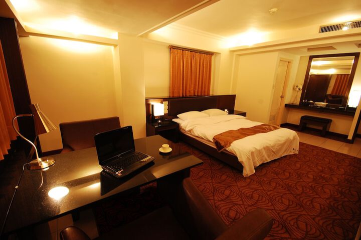 Room 9 of 44
