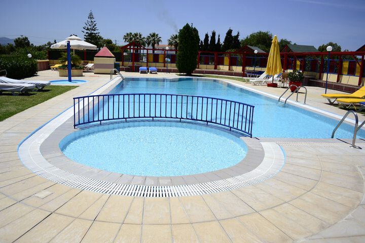 Hotel Pool
