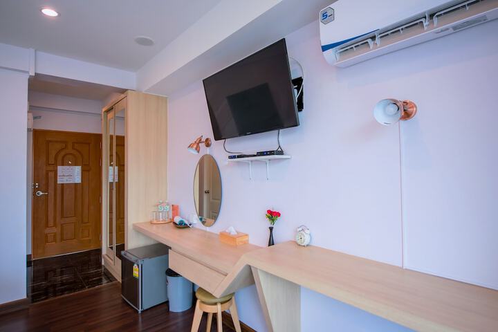 Room 14 of 33