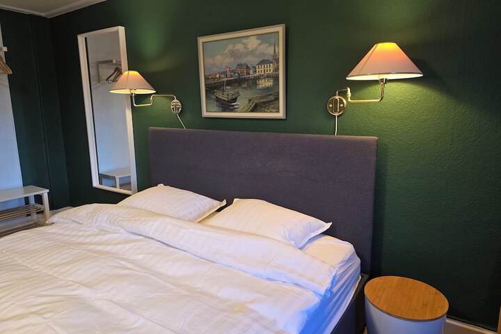 Room 5 of 21