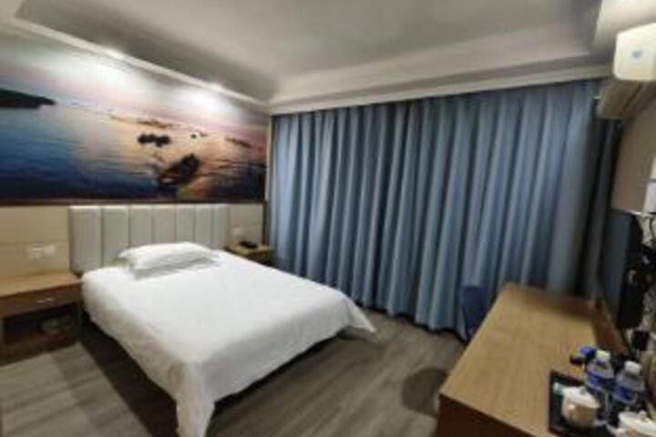 Room 6 of 7