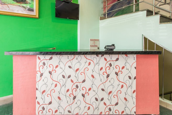 OYO 14594 HOTEL AMALTAS