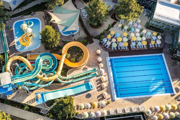 Pool 32 of 72