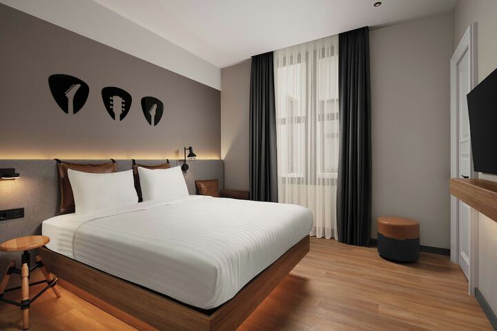 Room 17 of 54