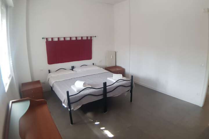 Room 22 of 103