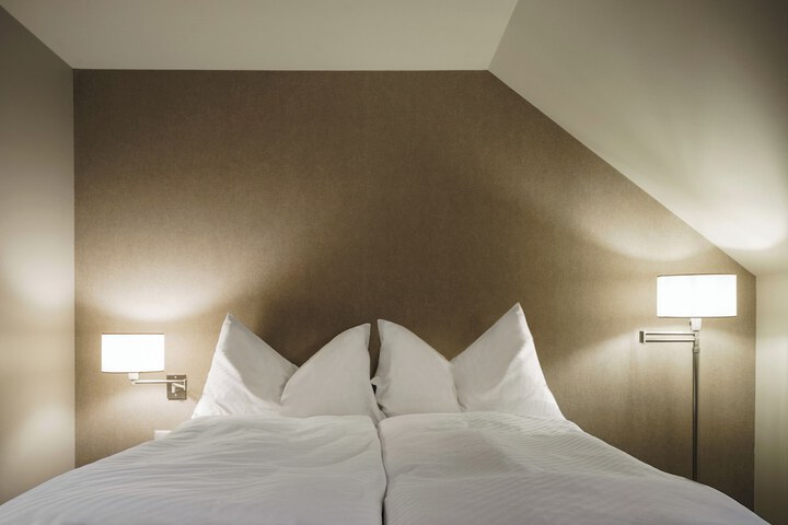 Room 13 of 45