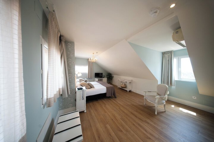 Room 27 of 46