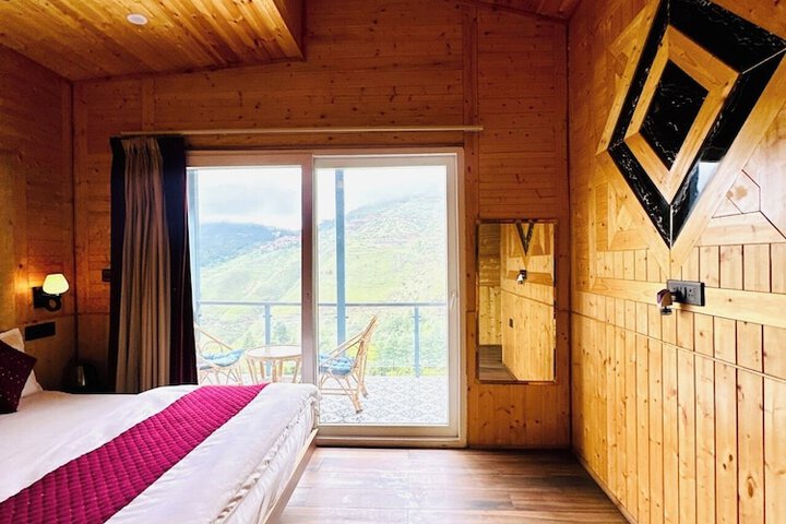 Room 6 of 20