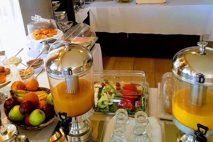 Breakfast/Coffee Service 39 of 51