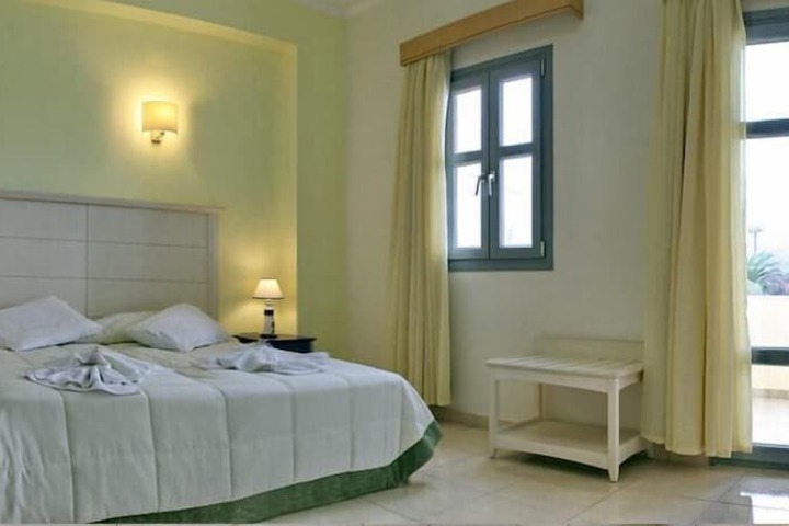 Room 10 of 41