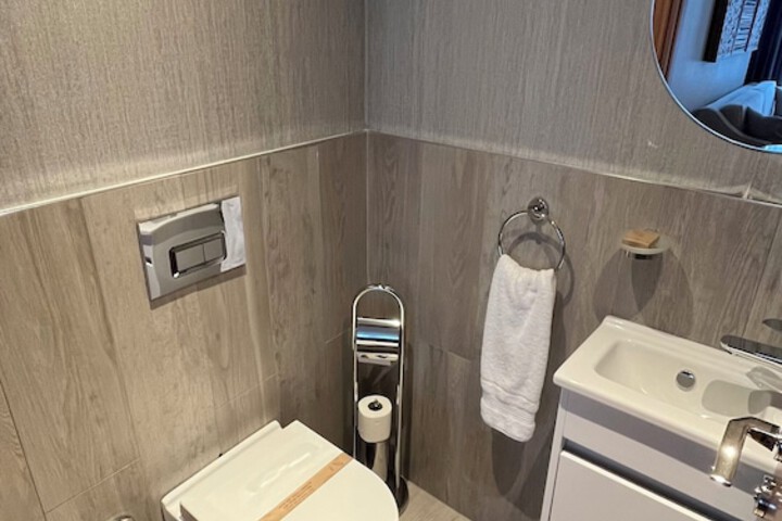 Room 103 of 129