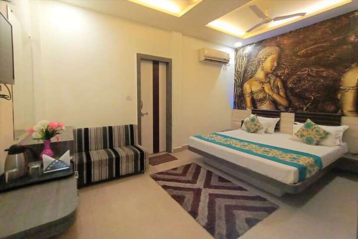 Room 7 of 25