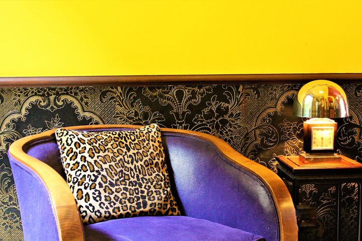 Lounge 72 of 93