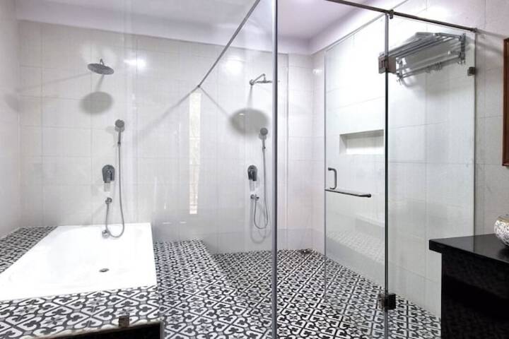 Room 15 of 24