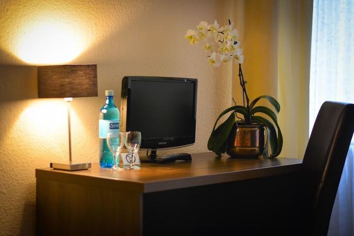 Room 11 of 21