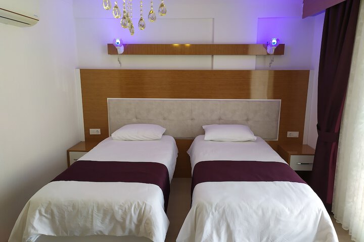 Room 4 of 20
