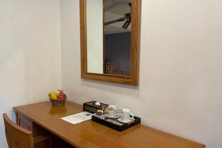 Room 10 of 30