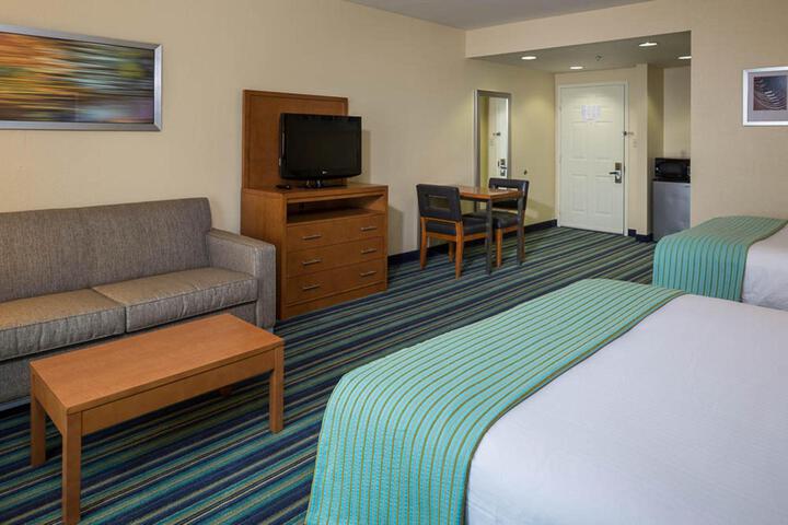 Suite King Size Bed (1 of 8)