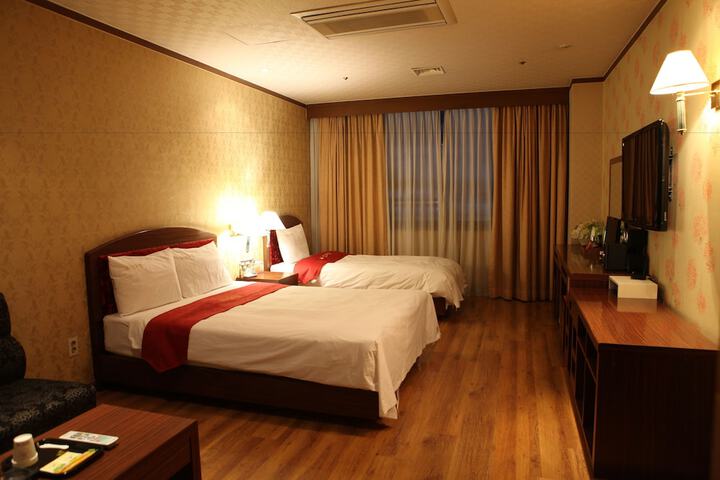 Room 18 of 35