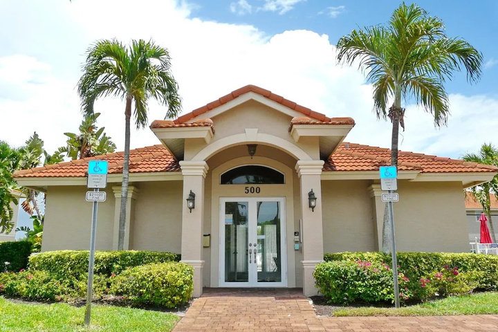 Hero Image 1 of 18