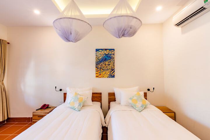 Room 15 of 100