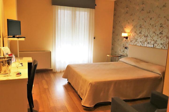 Room 42 of 90