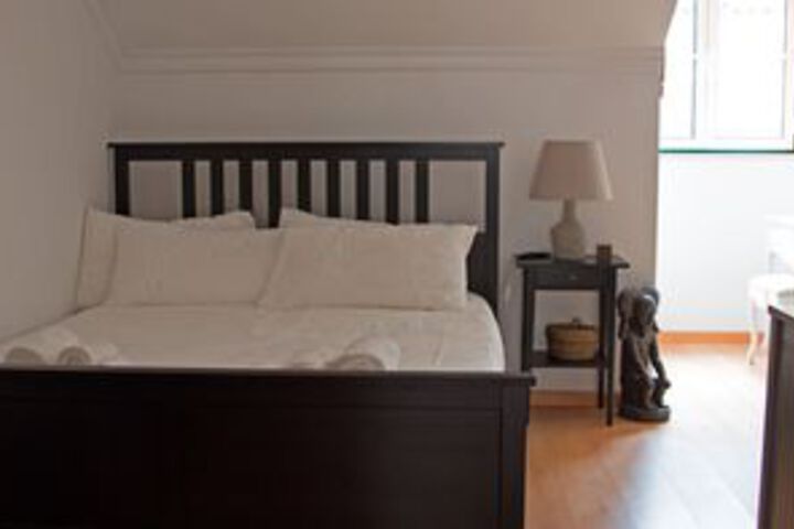 Room 10 of 34