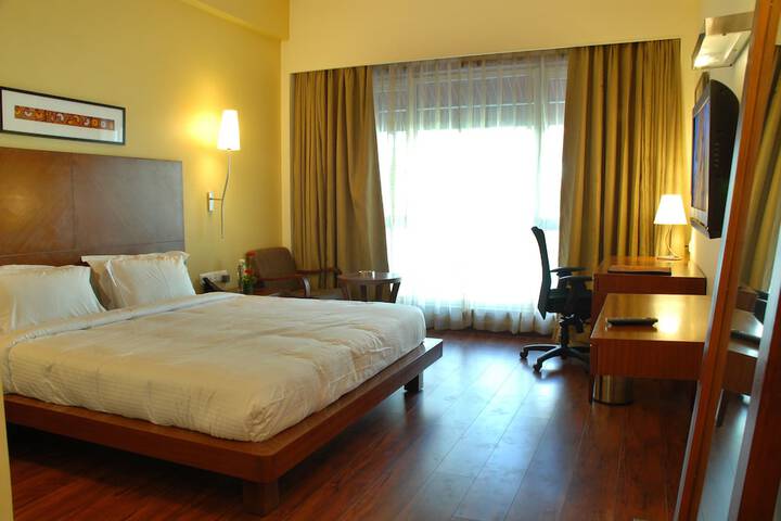 Room 12 of 48