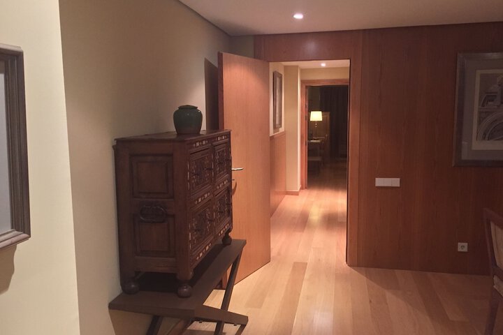 Room 6 of 73