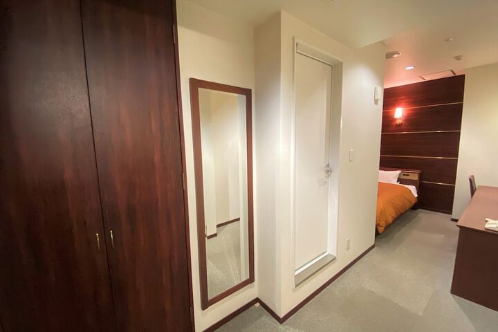 Room 15 of 79