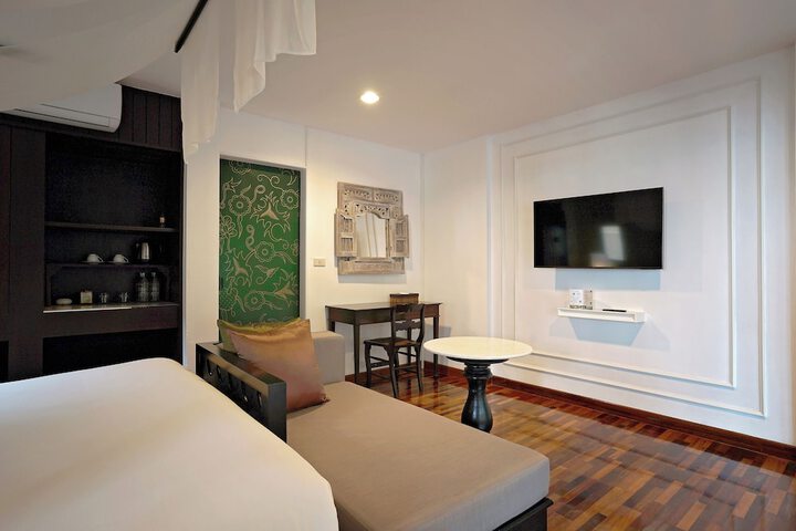 Room 25 of 66