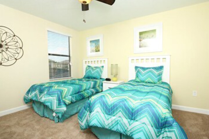 Room 28 of 35