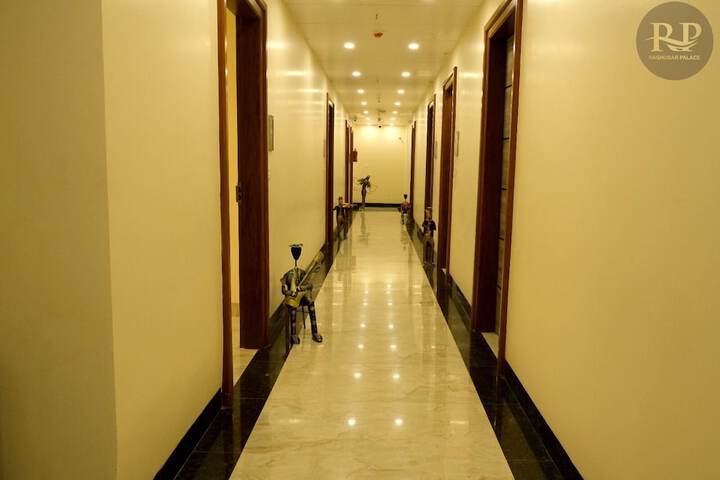 Ballroom/Hall 40 of 43