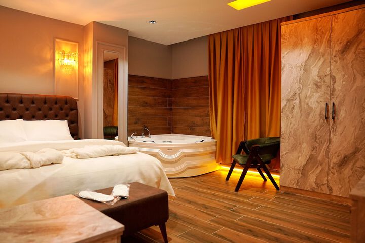 Room 8 of 45