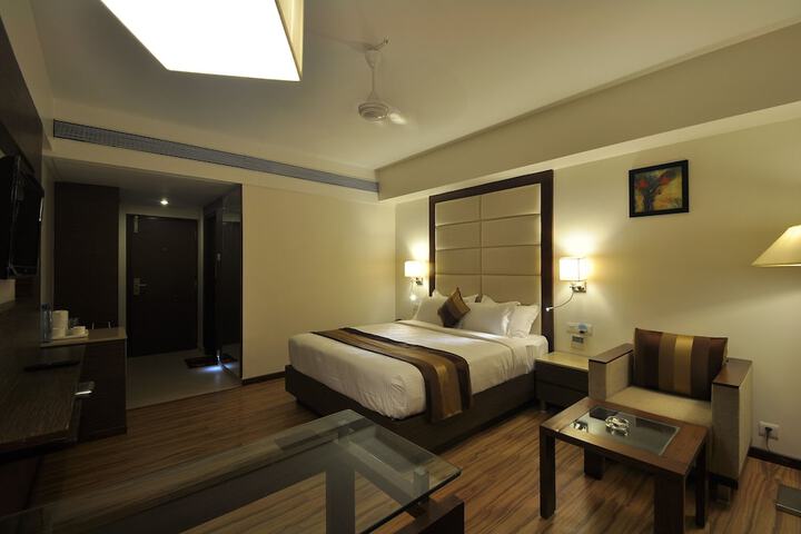 Room 16 of 43