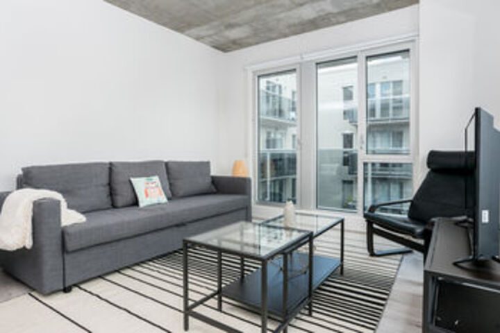Chic 2BR in Festival Quarter by Sonder