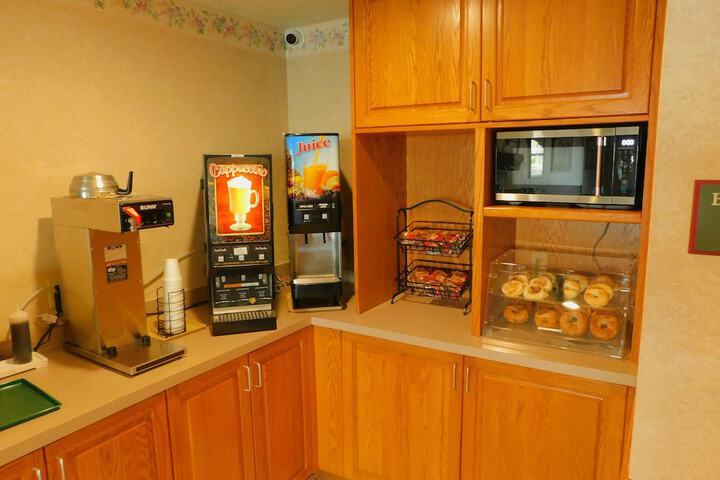 Breakfast/Coffee Service 42 of 44